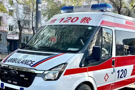 西宁跨省私家救护车转运